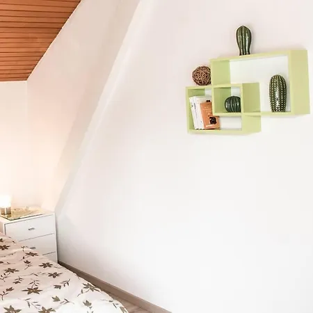Pouringraz Fuer Kunst- Und Tennisliebhaber Apartament *