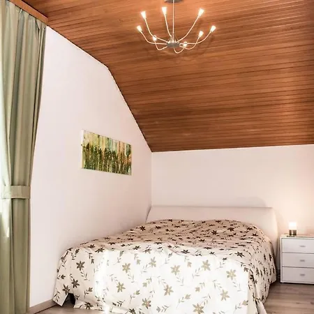 Apartament Pouringraz Fuer Kunst- Und Tennisliebhaber *