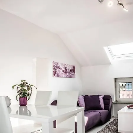 Pouringraz Fuer Kunst- Und Tennisliebhaber アパート グラーツ