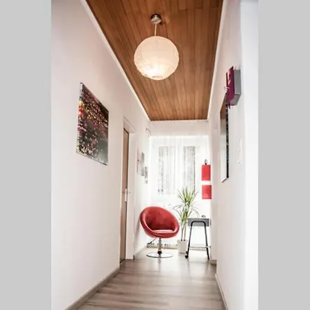 Pouringraz Fuer Kunst- Und Tennisliebhaber * Graz