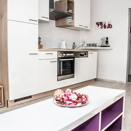 Pouringraz Fuer Kunst- Und Tennisliebhaber アパート グラーツ