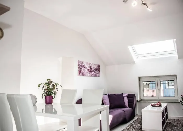 Pouringraz Fuer Kunst- Und Tennisliebhaber Apartment Graz