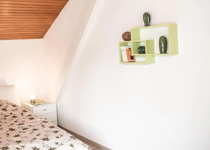 Pouringraz Fuer Kunst- Und Tennisliebhaber Apartman *