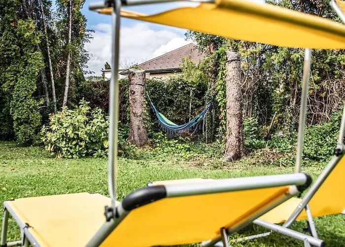 Pouringraz Fuer Kunst- Und Tennisliebhaber Apartmán *